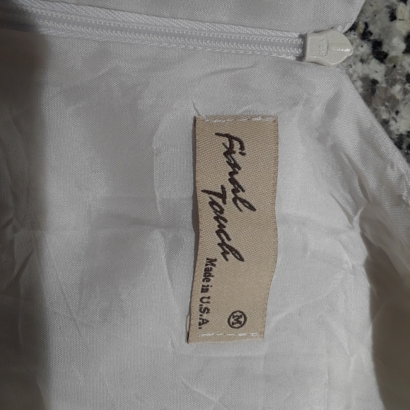 White and black dress - Picture 4 of 7